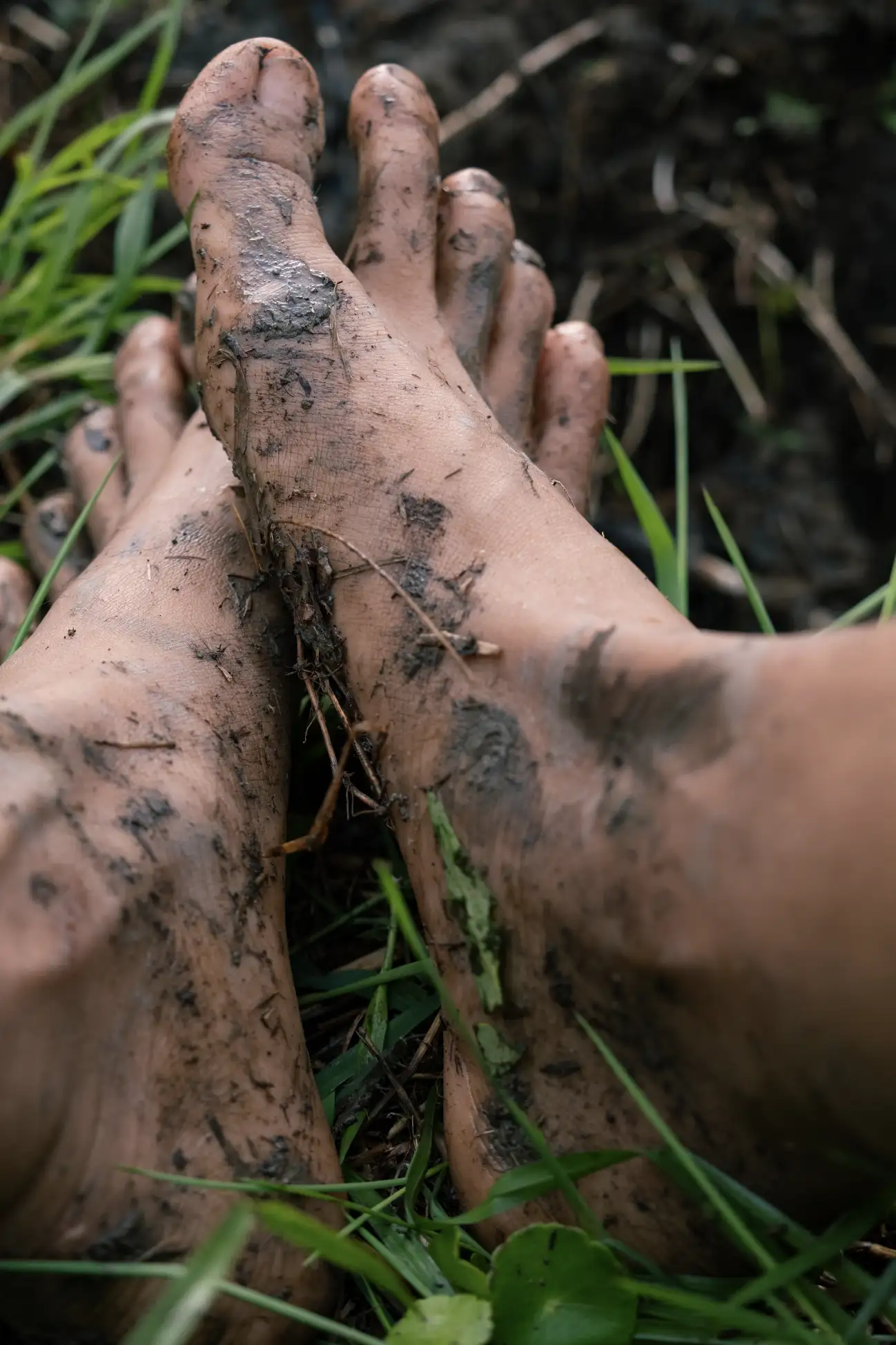 feet mud